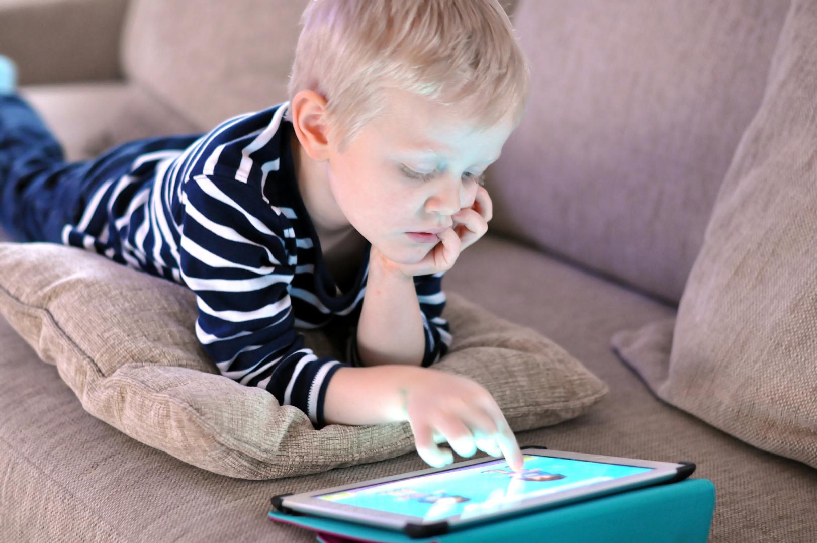 Исследователи: детям не стоит пользоваться устройствами с сенсорным экраном